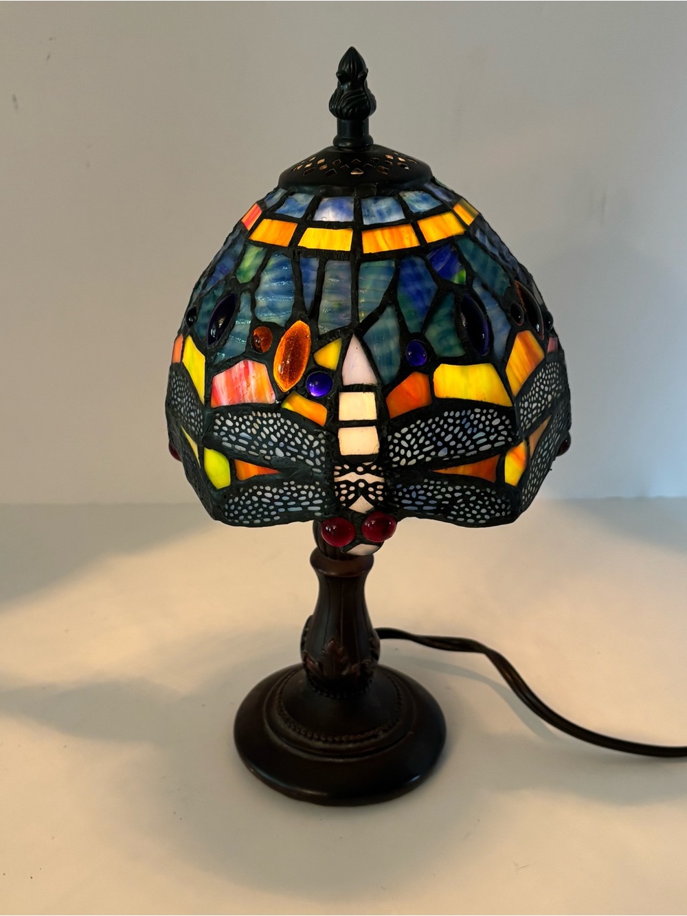 Tiffany Style Stained Glass Lamp Dragonfly Table Boudoir Vintage 12” Cottagecore - Picture 7 of 11